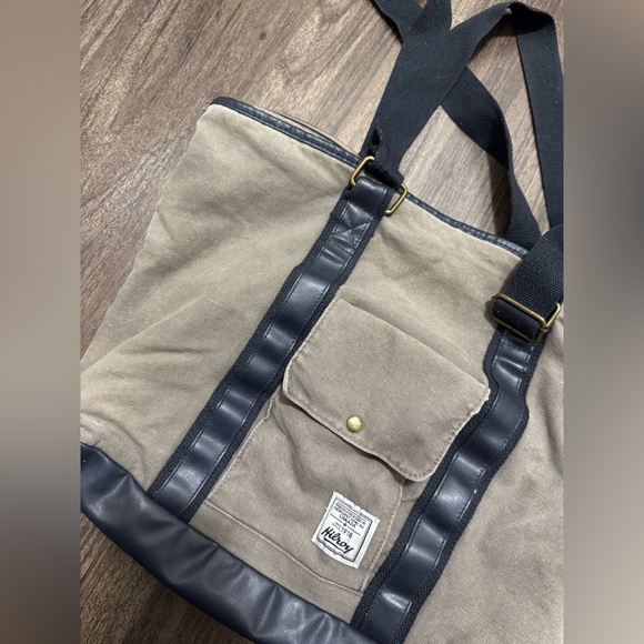 Hilroy Tote - Picture 2 of 3